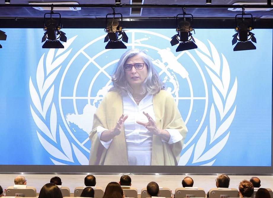 34b069e8ef2c40ec81f6c1e964b03ea2.jpg Anacláudia Rossbach视频致辞.jpg